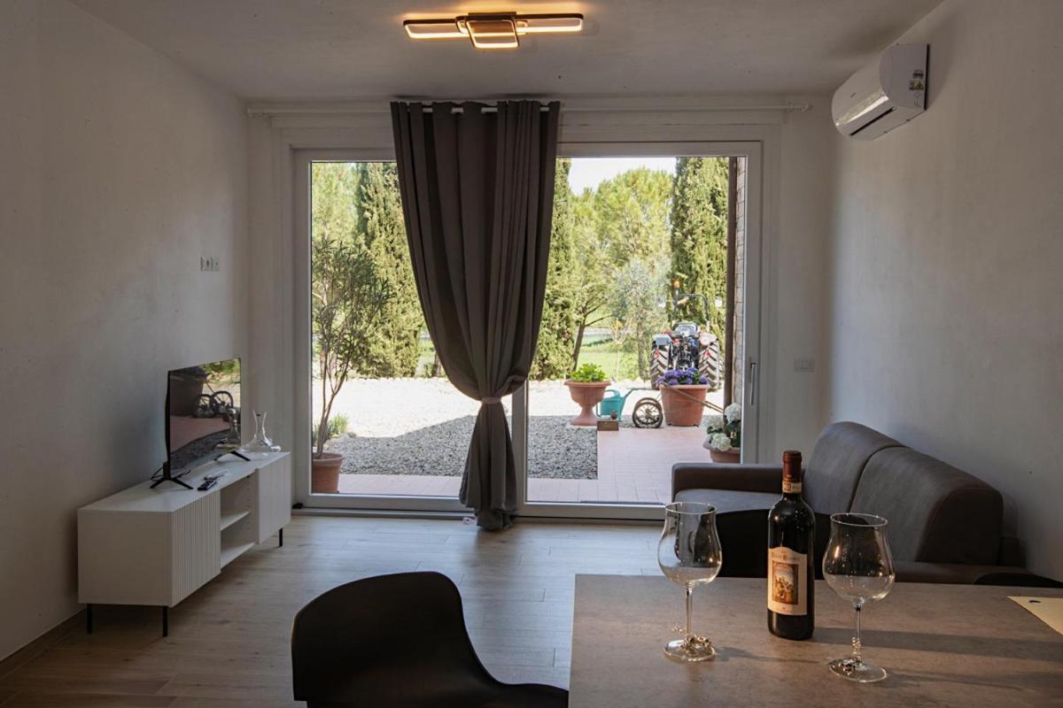 Agriturismo La Terrazza Sul Mangia เซียนา ภายนอก รูปภาพ