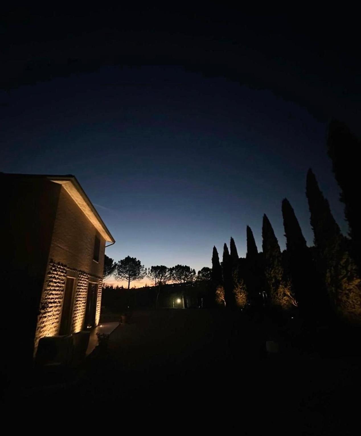 Agriturismo La Terrazza Sul Mangia เซียนา ภายนอก รูปภาพ