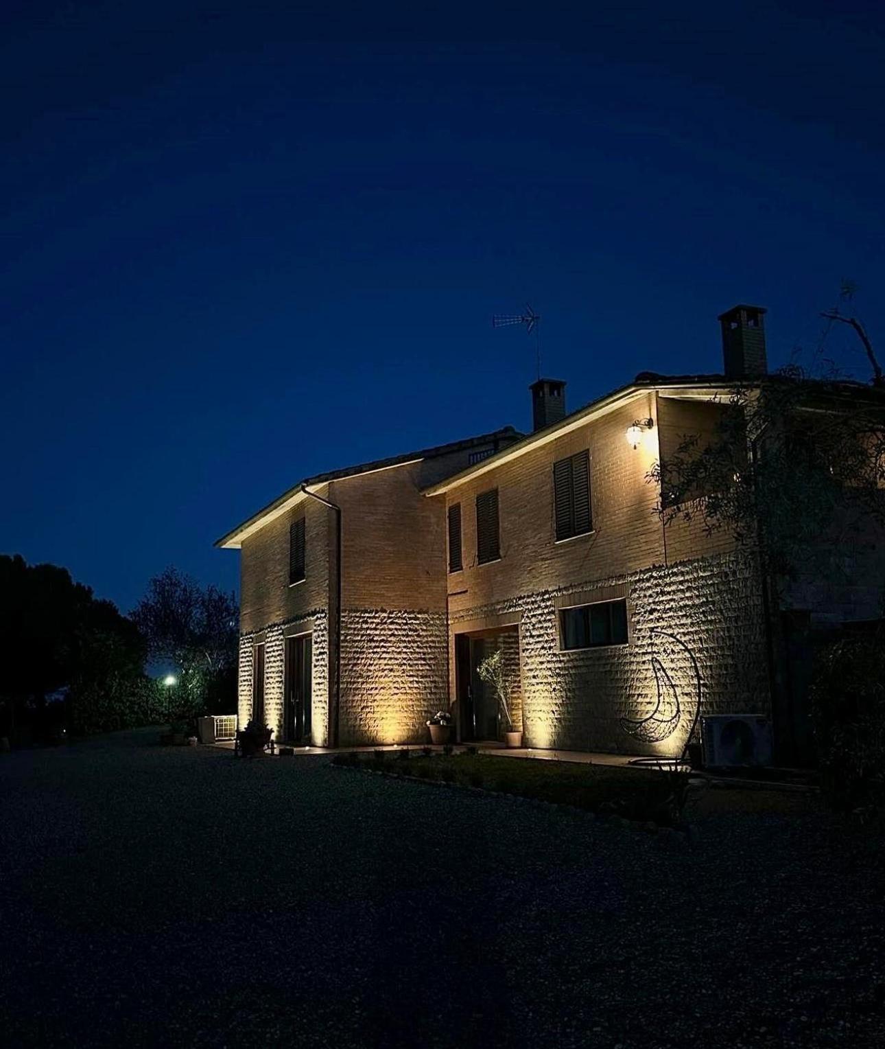 Agriturismo La Terrazza Sul Mangia เซียนา ภายนอก รูปภาพ